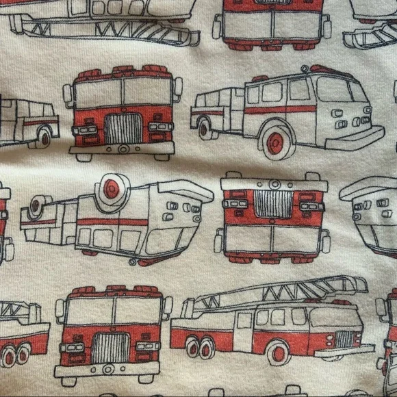 Carter’s 4 Piece Firetruck PJ Set Size 9 Months - Picture 2 of 4